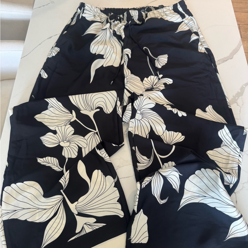 H&M Monochrome Leaf Print Pants
